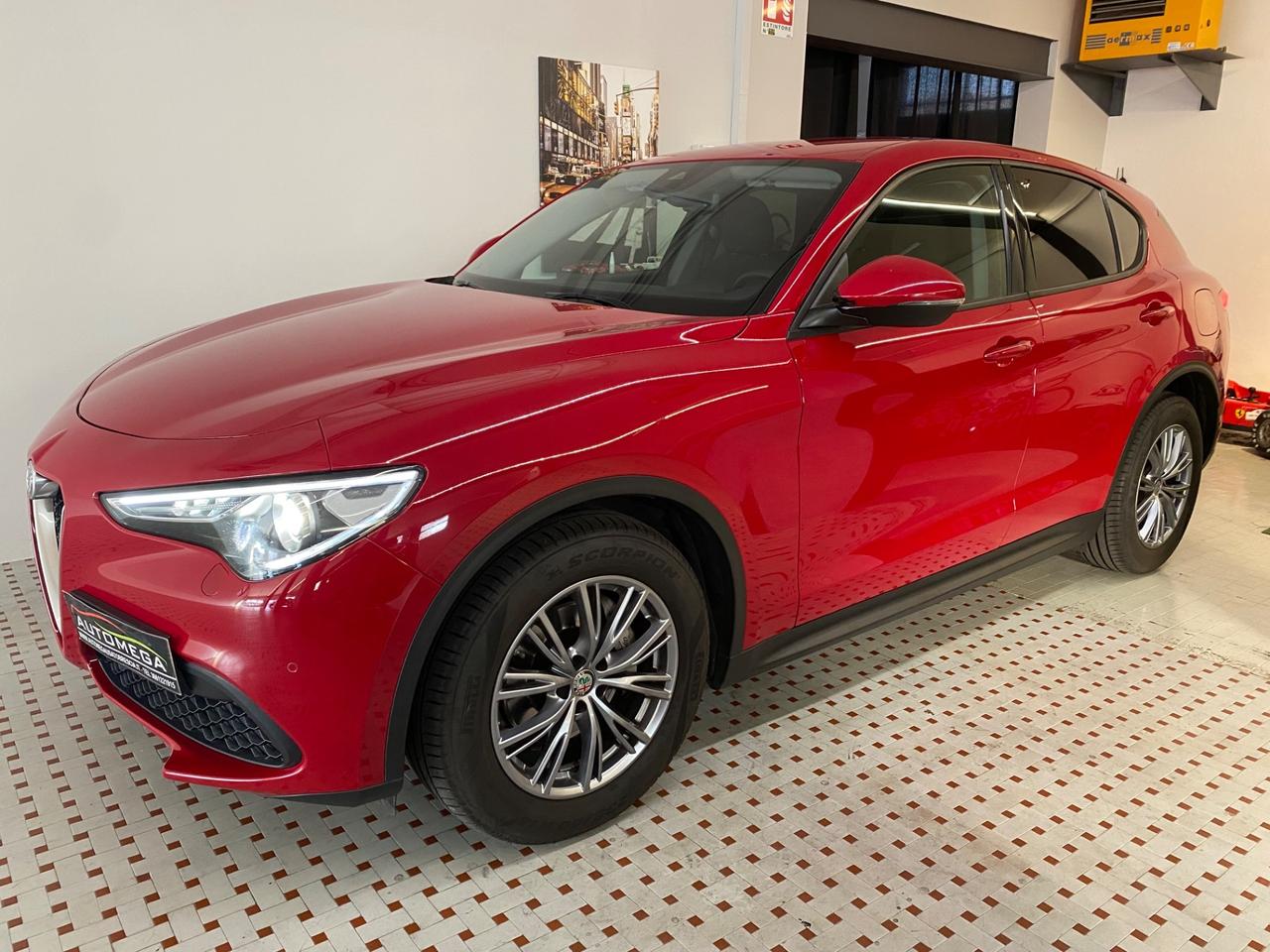 Alfa Romeo Stelvio 2.2 t Aziendale- Palette F1 al volante