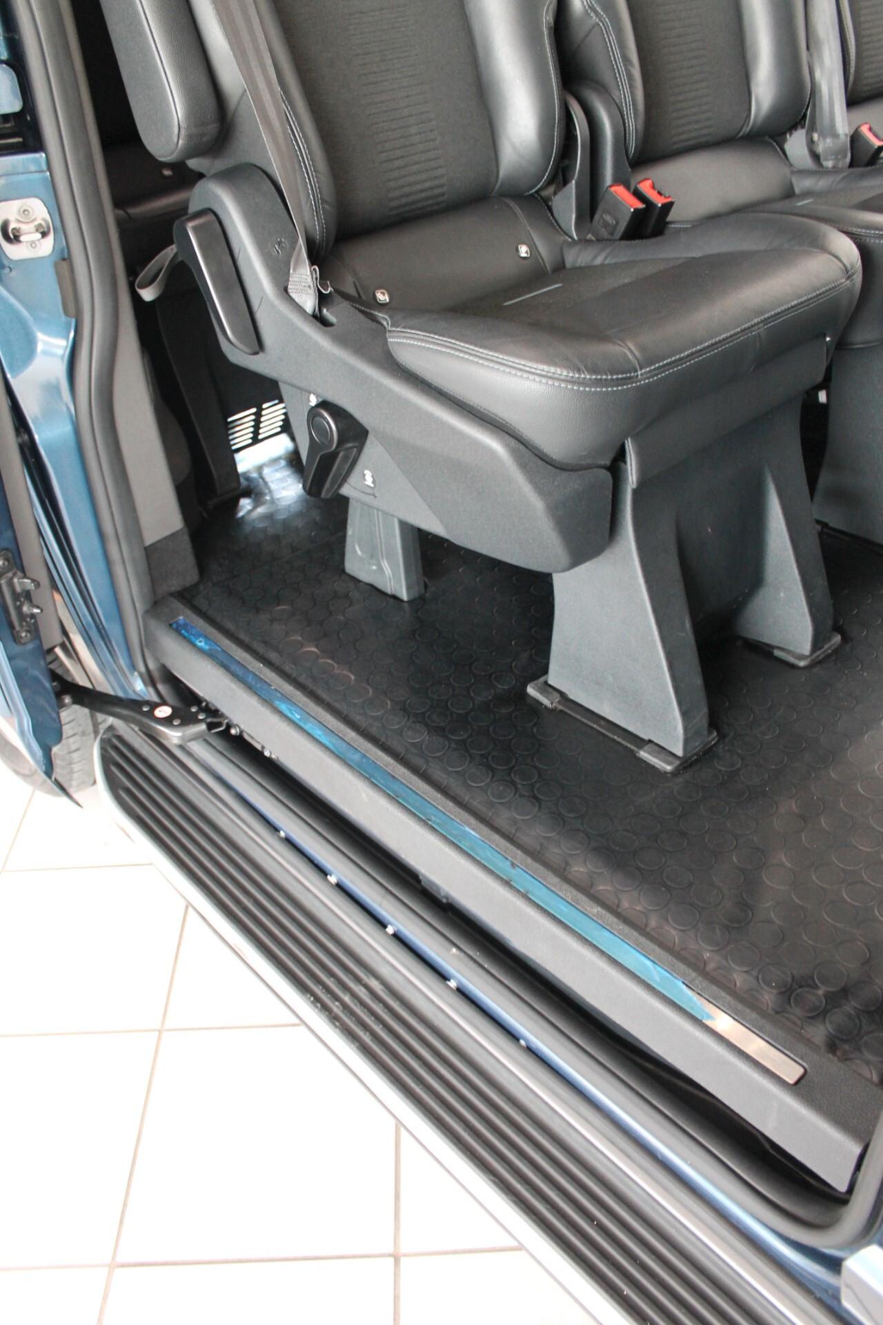 Ford Tourneo Custom 320 2.0 EcoBlue 185CV aut. PC Active