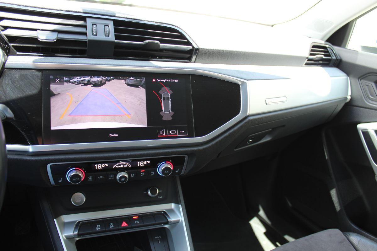 AUDI - Q3 - 35 TDI S tronic S line edition