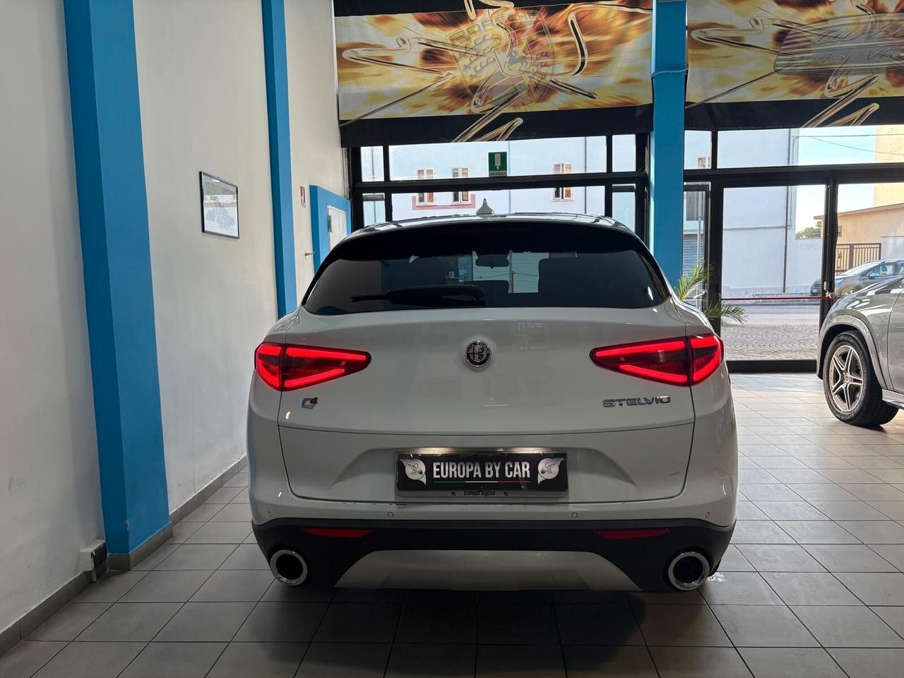 Alfa Romeo Stelvio 2.2 Turbodiesel 180 CV AT8 Q4 Business