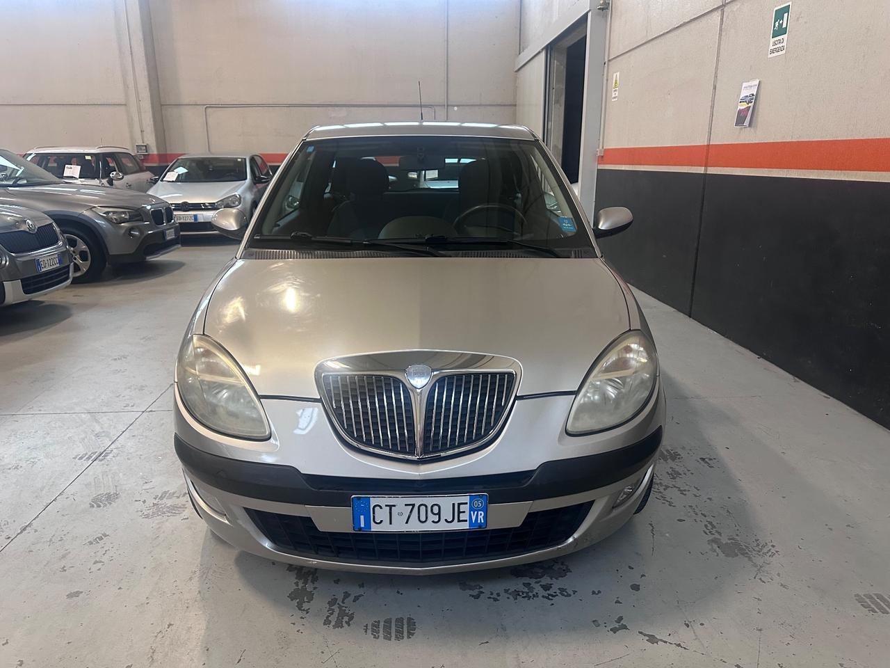 Lancia Ypsilon 1.2 16V Argento