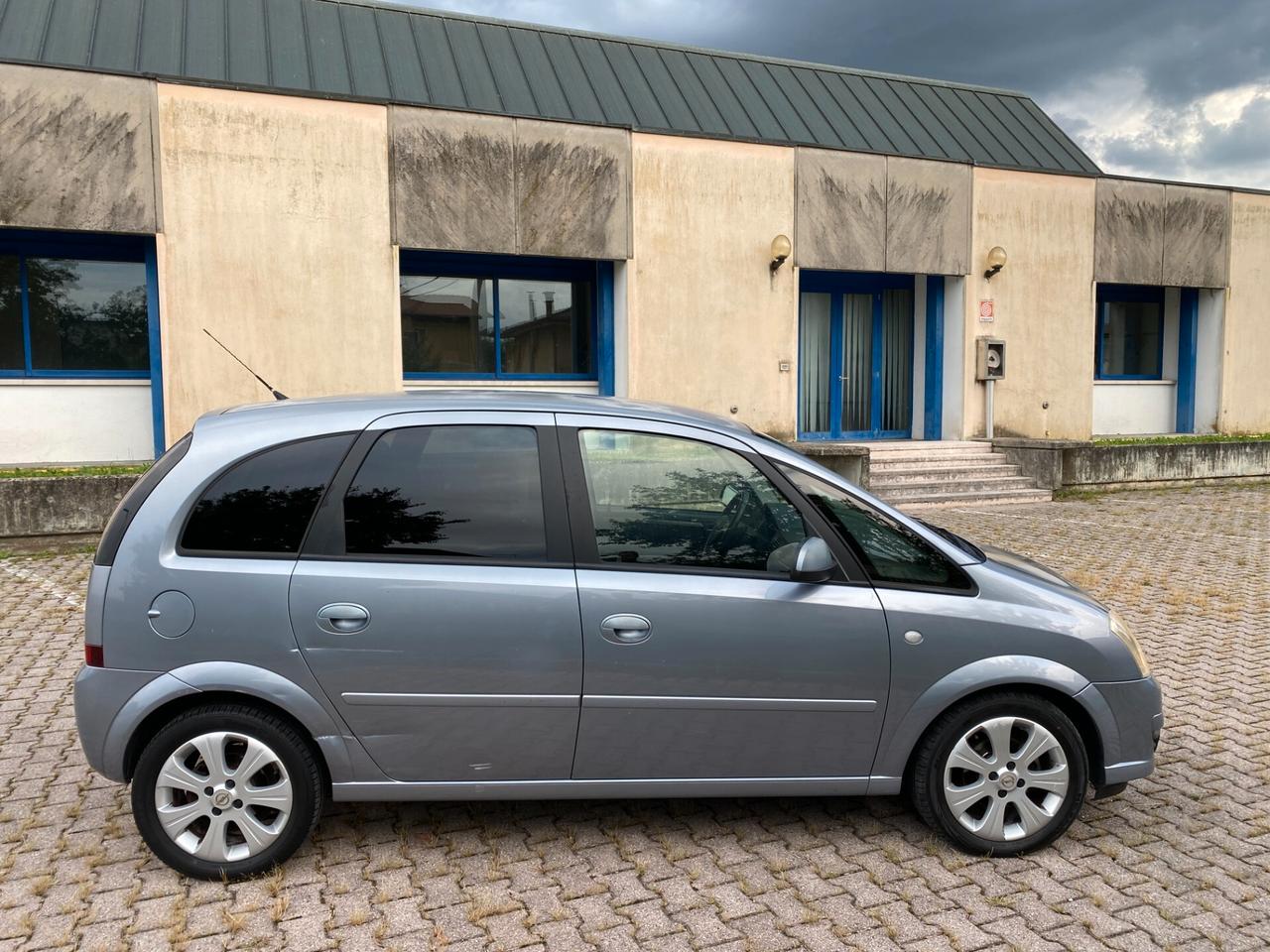 Opel Meriva 1.4i Cosmo OK NEOPATENTATO