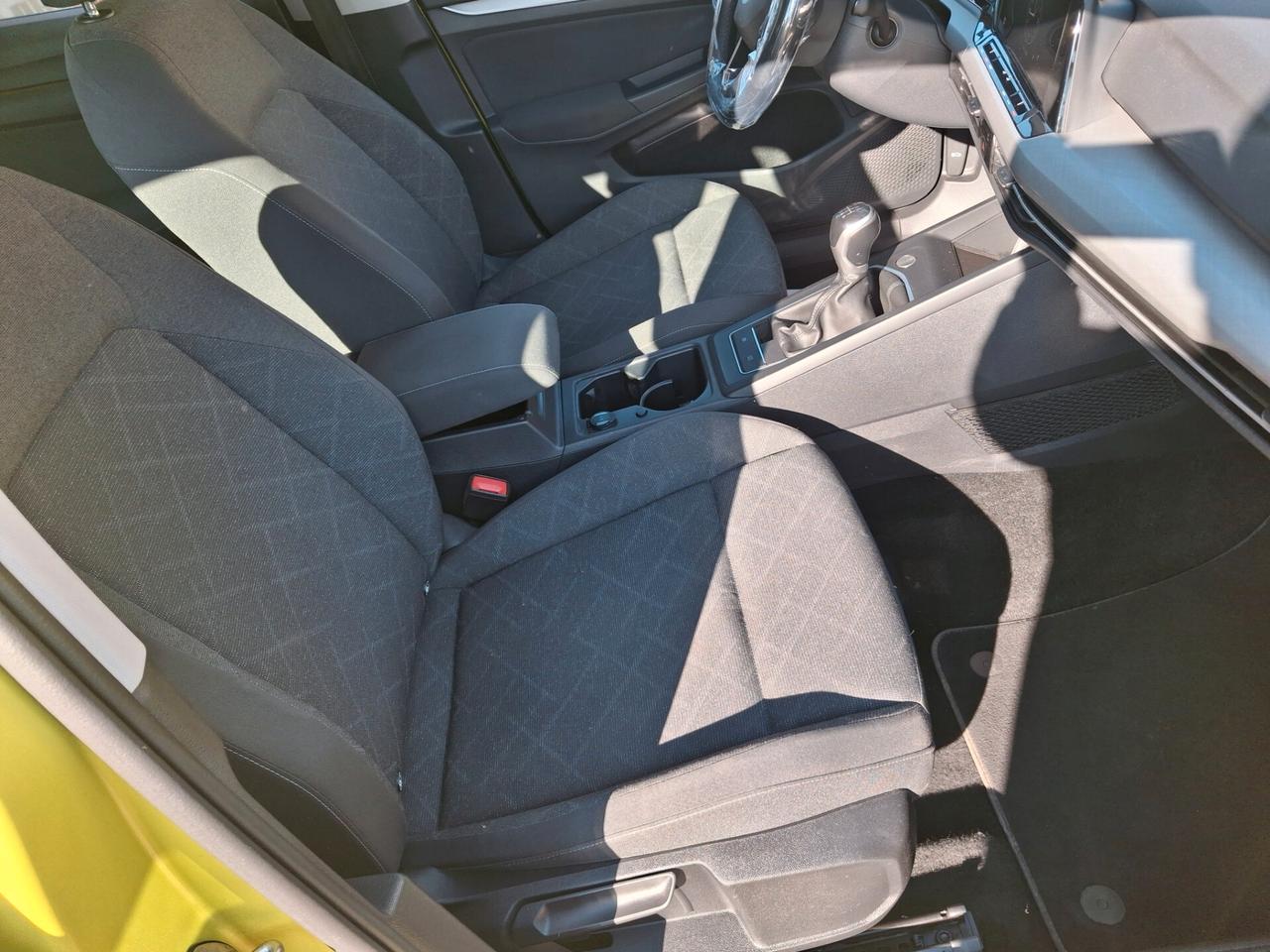 Volkswagen Golf 1.0 TSI EVO Life adatta anche neopatentati