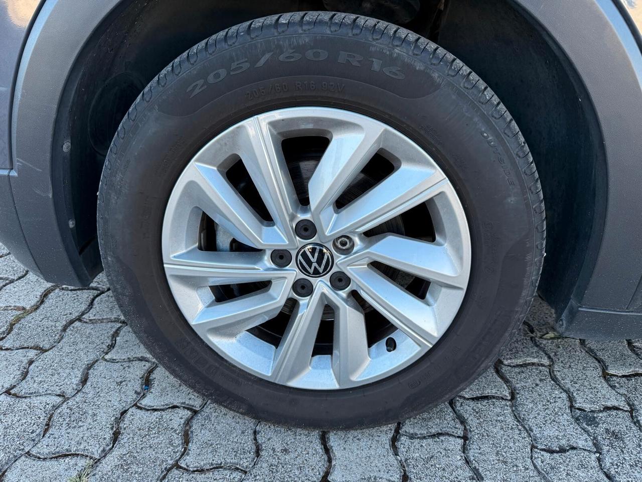 Volkswagen T-Cross 1.0 TSI 110 CV DSG - OK NEOPATENTATI