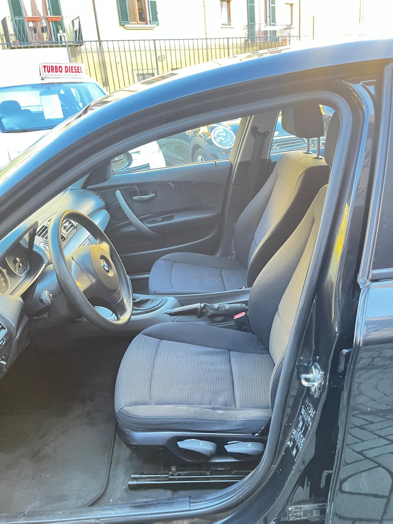 BMW 118d CAT 5 PORTE FUTURA - CAMBIO AUTOMATICO - ANCHE PER NEOPATENTATI