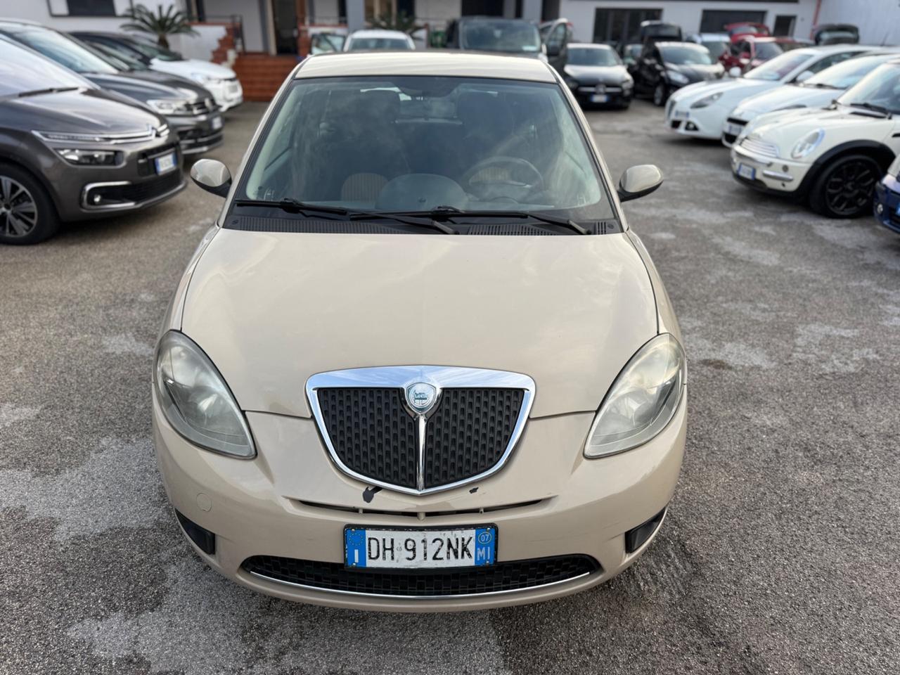 Lancia Ypsilon 1.4 16V Oro Giallo Perfetta