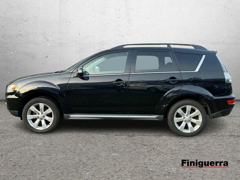 Mitsubishi Outlander Outlander 2.2 DI-D TC-SST Instyle DPF 7p