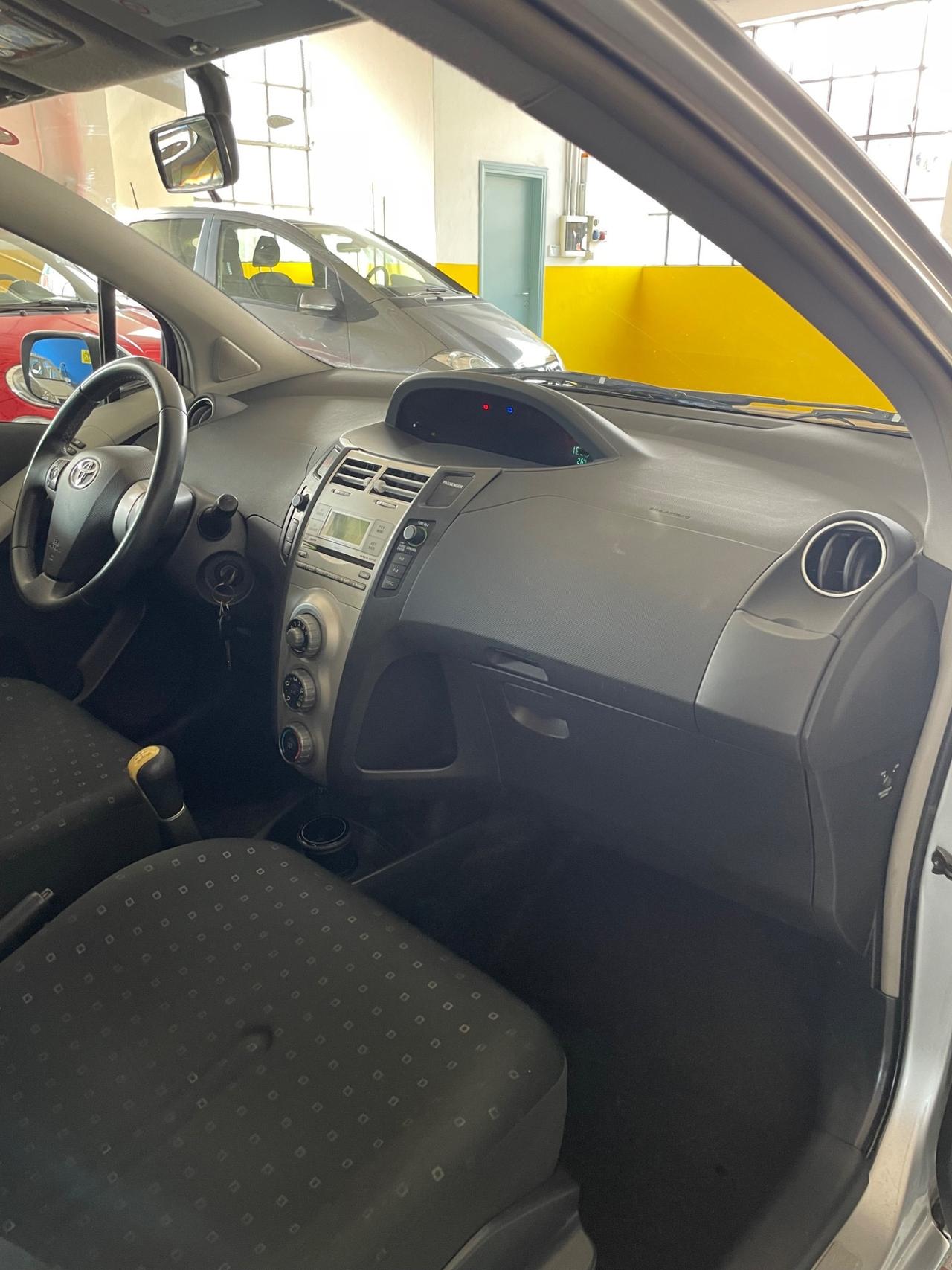 Toyota Yaris 1.0 5 porte TAGLIANDI CERTIFICATI