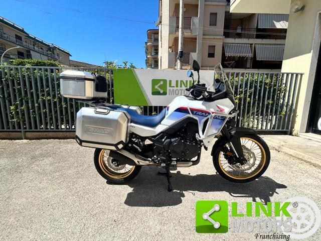 HONDA Transalp XL750 .
