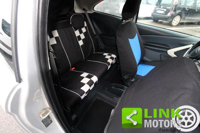 FORD Ka+ 1.2 8V 69CV INDIVIDUAL BLACK & WHITE