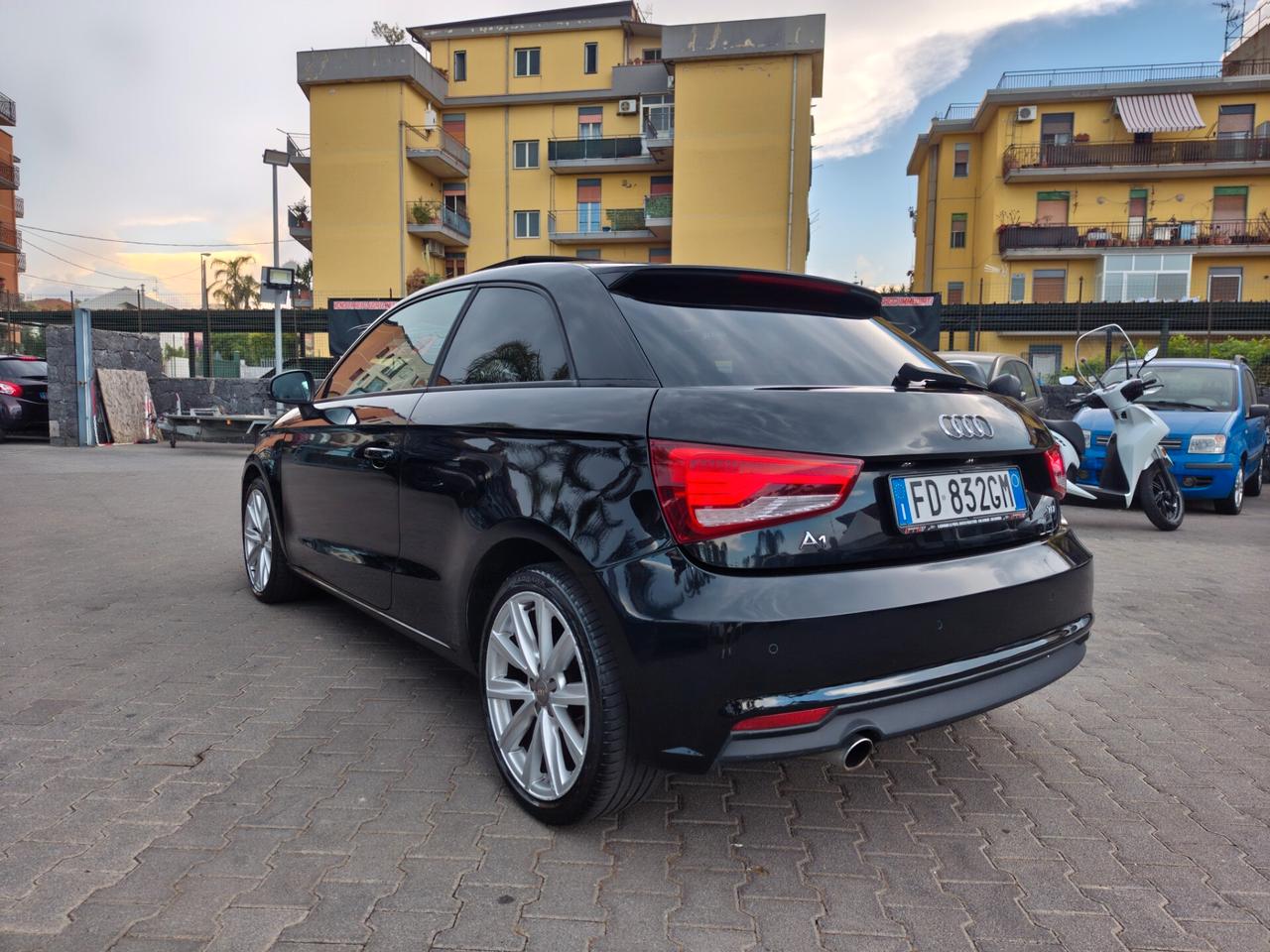 Audi A1 1.6 TDI 116 CV Design full optional