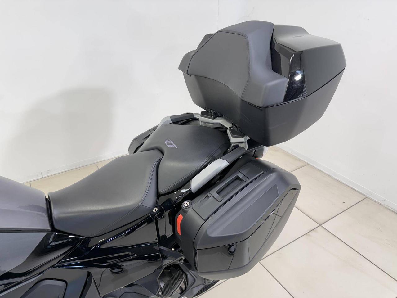 BMW R 1300 RT Triple Black ASA