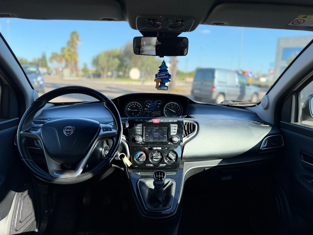 Lancia Ypsilon 1.2 69 CV 5 porte GPL Ecochic Silver