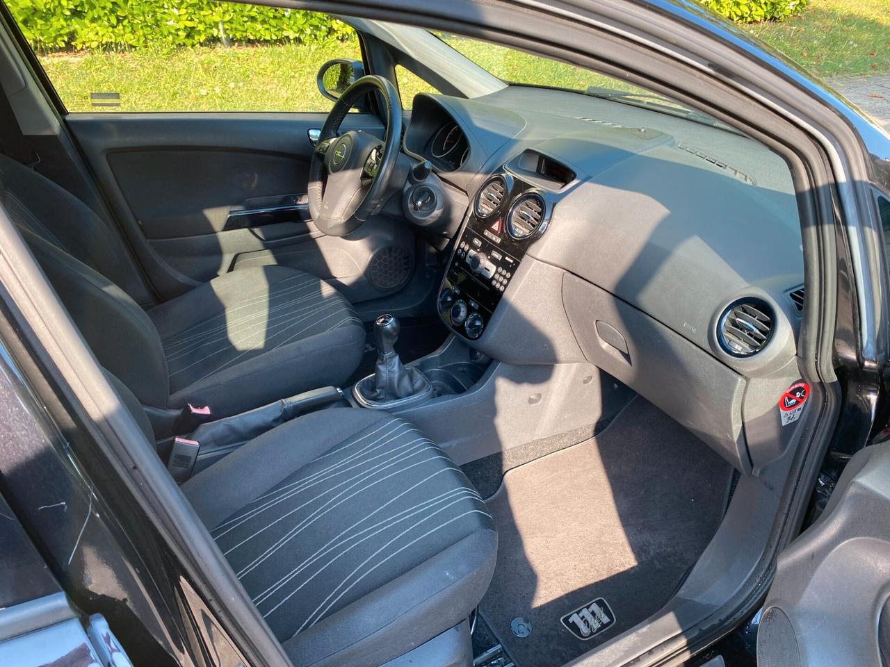 Opel Corsa 1.2 5 porte Club