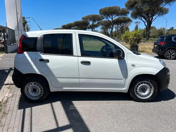 Fiat Panda 1.0 FireFly S&S Hybrid Garmin