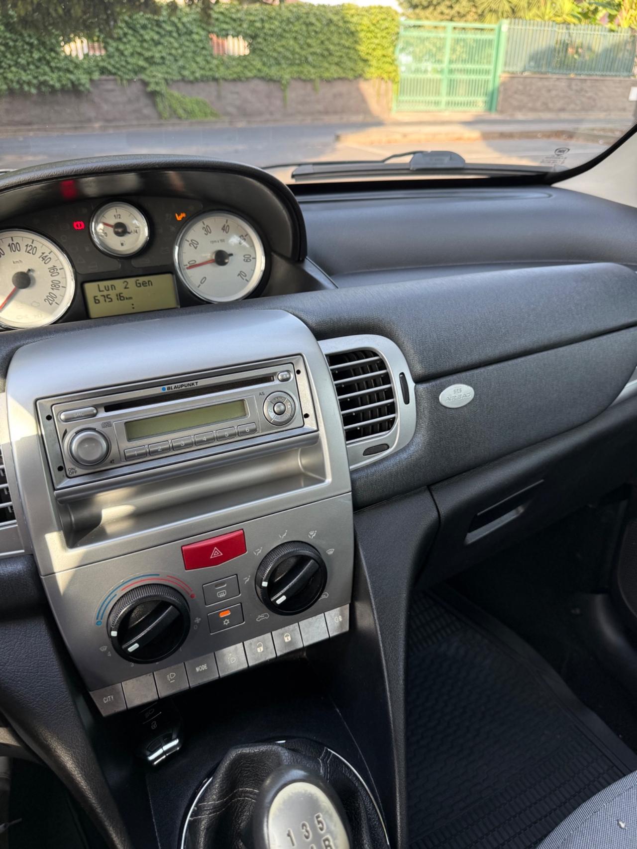 Lancia Ypsilon 1.2 Oro Bianco