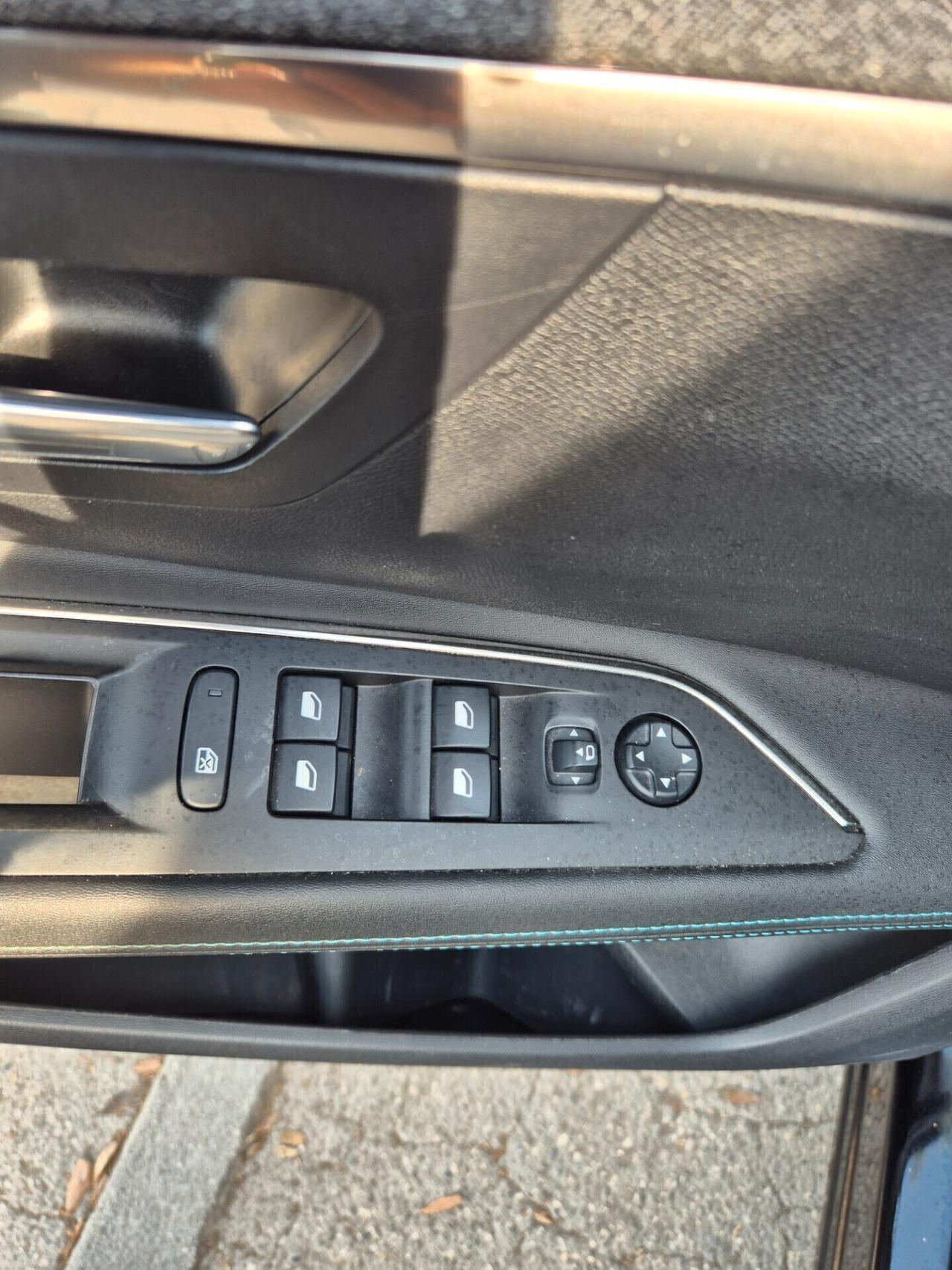 Peugeot 3008 Hybrid 225 e-EAT8 Allure Pack