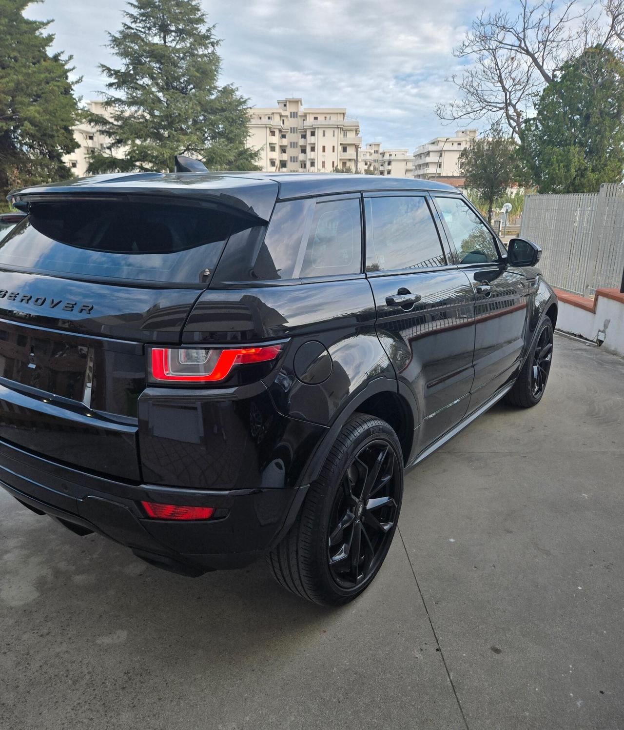 Range Rover Evoque 2.0 180cv Black Friday 2025