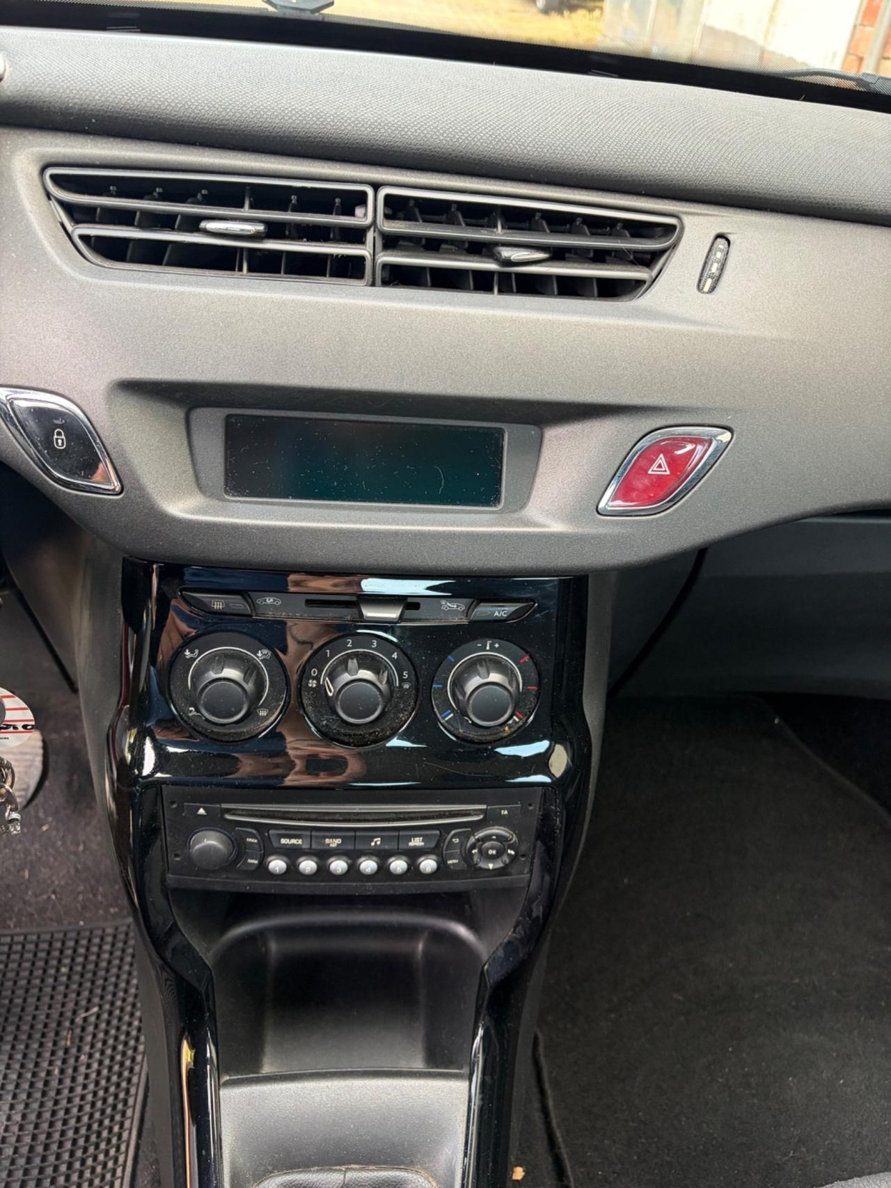 Citroen C3 1.2 BENZINA Exclusive 2015