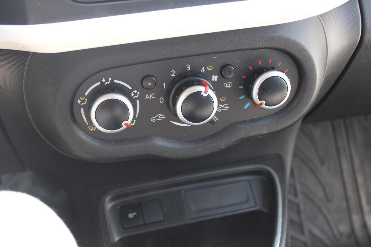 Renault Twingo SCe EDC La Parisienne