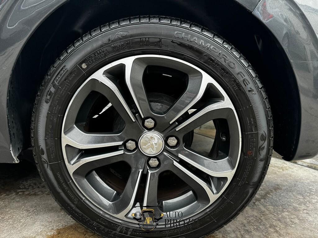 PEUGEOT 208 1.2 BENZINA 82 CV ANNO 2015
