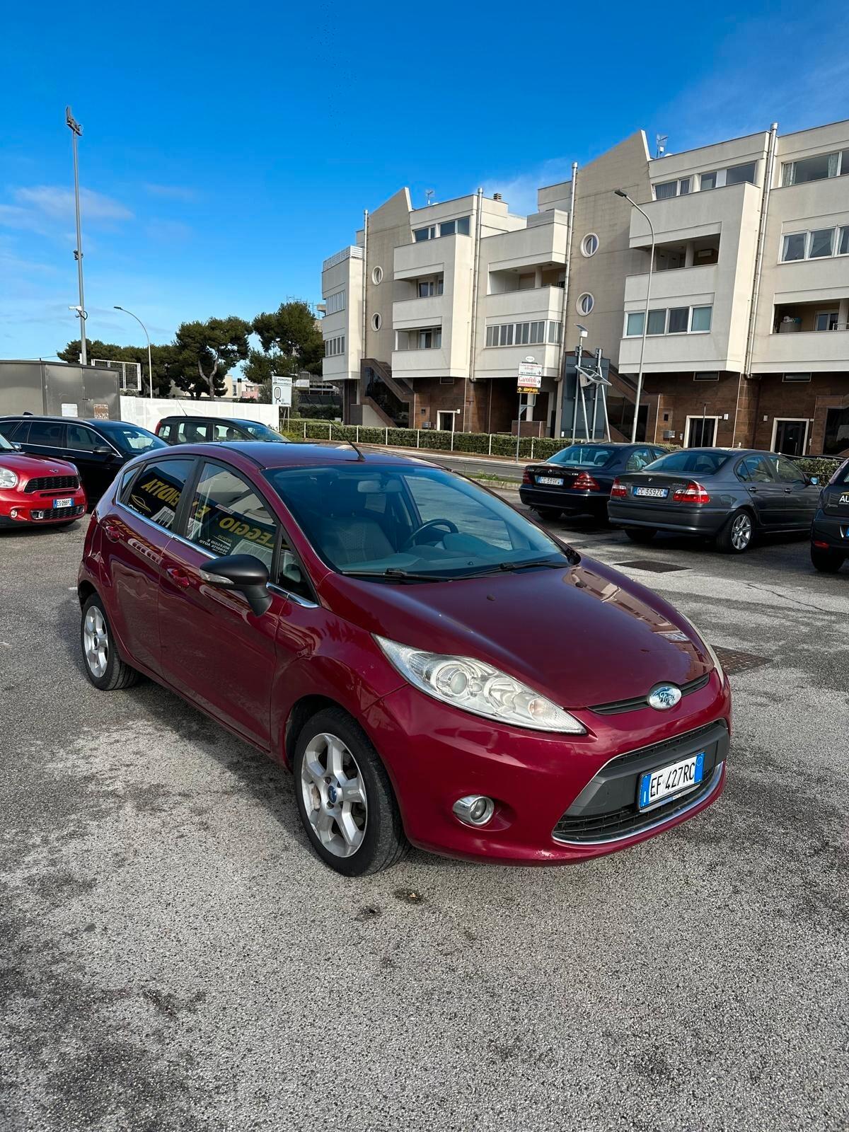 Ford Fiesta 1.4 5 porte Bz.- GPL Titanium
