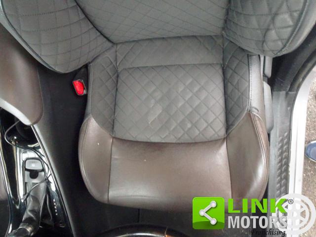 TOYOTA C-HR 1.8 Hybrid E-CVT Business