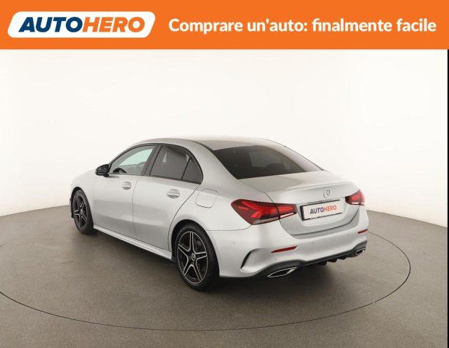 MERCEDES-BENZ A 200 Premium