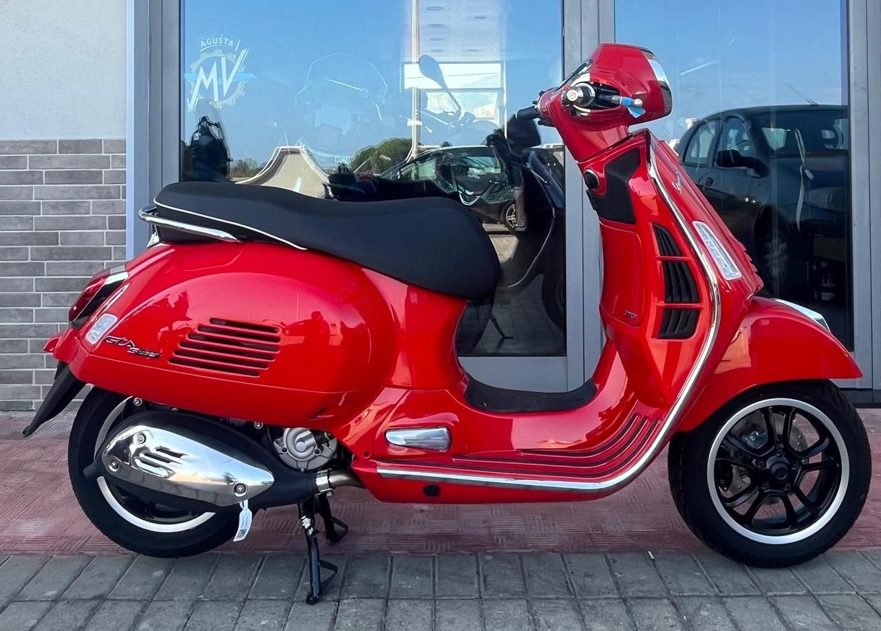 Piaggio Vespa 310 GTS hpe Sport
