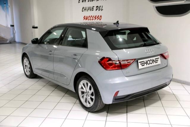 Audi A1 25 1.0 tfsi Identity Black s-tronic