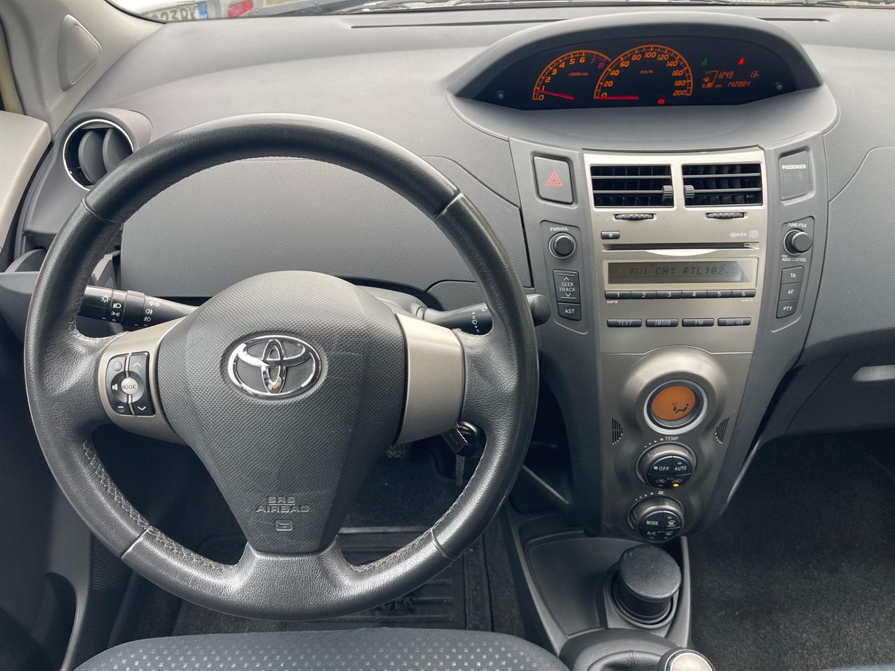 Toyota Yaris 1.0 5 porte