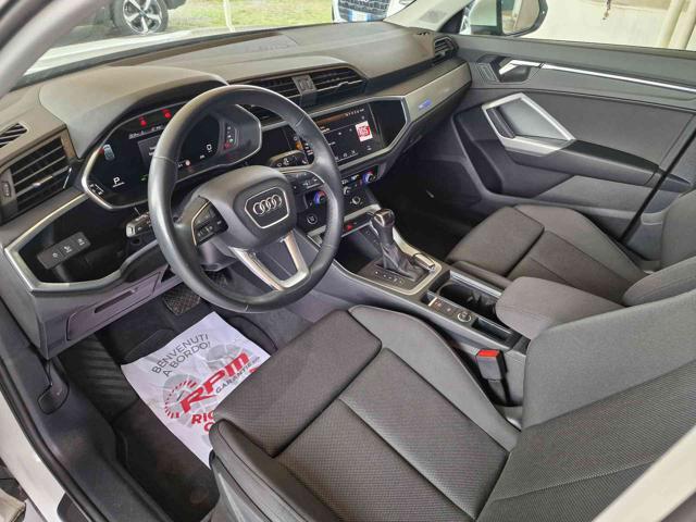 AUDI Q3 sportback 35 TFSI S tronic Bus.Plus luci amb.