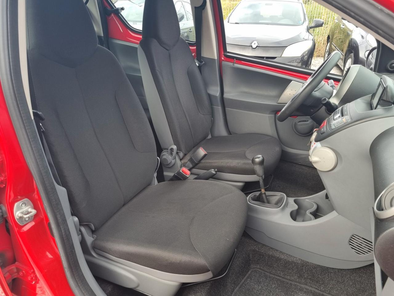 Toyota Aygo 1.0 12V VVT-i 5 porte Sol Connect