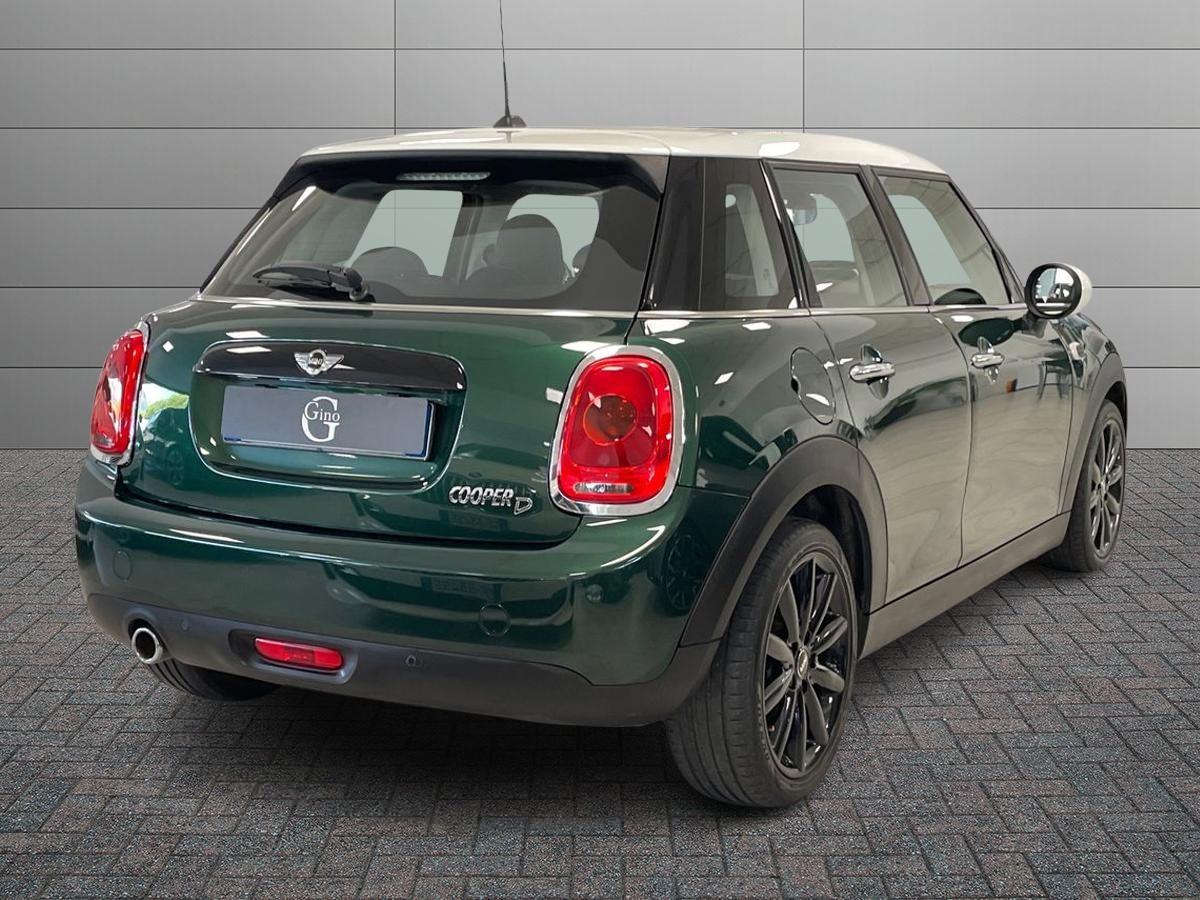 MINI Mini IV F55-F56 2014 - Mini 1.5 Cooper D Business XL 5p auto my18