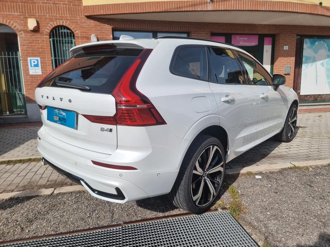 Volvo XC 60 XC60 B4 (d) AWD automatico Ultimate Dark