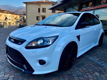 FORD Focus 2.5T (305CV) 3p. RS Frozen White