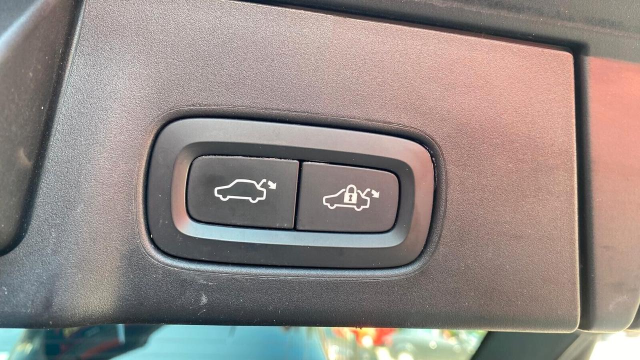 VOLVO V90 CROSS COUNTRY B4 (d) AWD 2.0 (197CV) - VIRTUAL COCKPIT, TETTO PANORAMICO, PELLE TOTALE