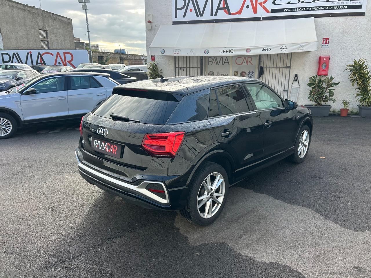 AUDI Q2 35 TFSI S tronic Identity Black