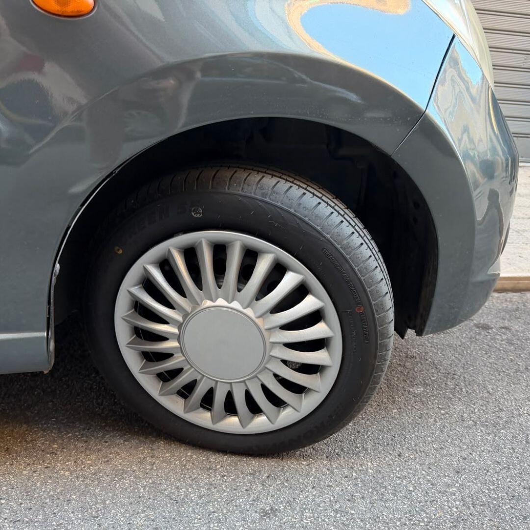 Suzuki Alto 1.0 L - 68 CV