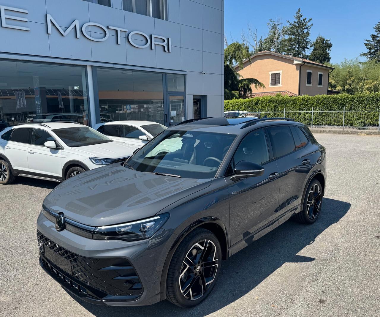 Volkswagen Tiguan 1.5 etsi R-Line Plus 150cv DSG / KM0 NO VINCOLI