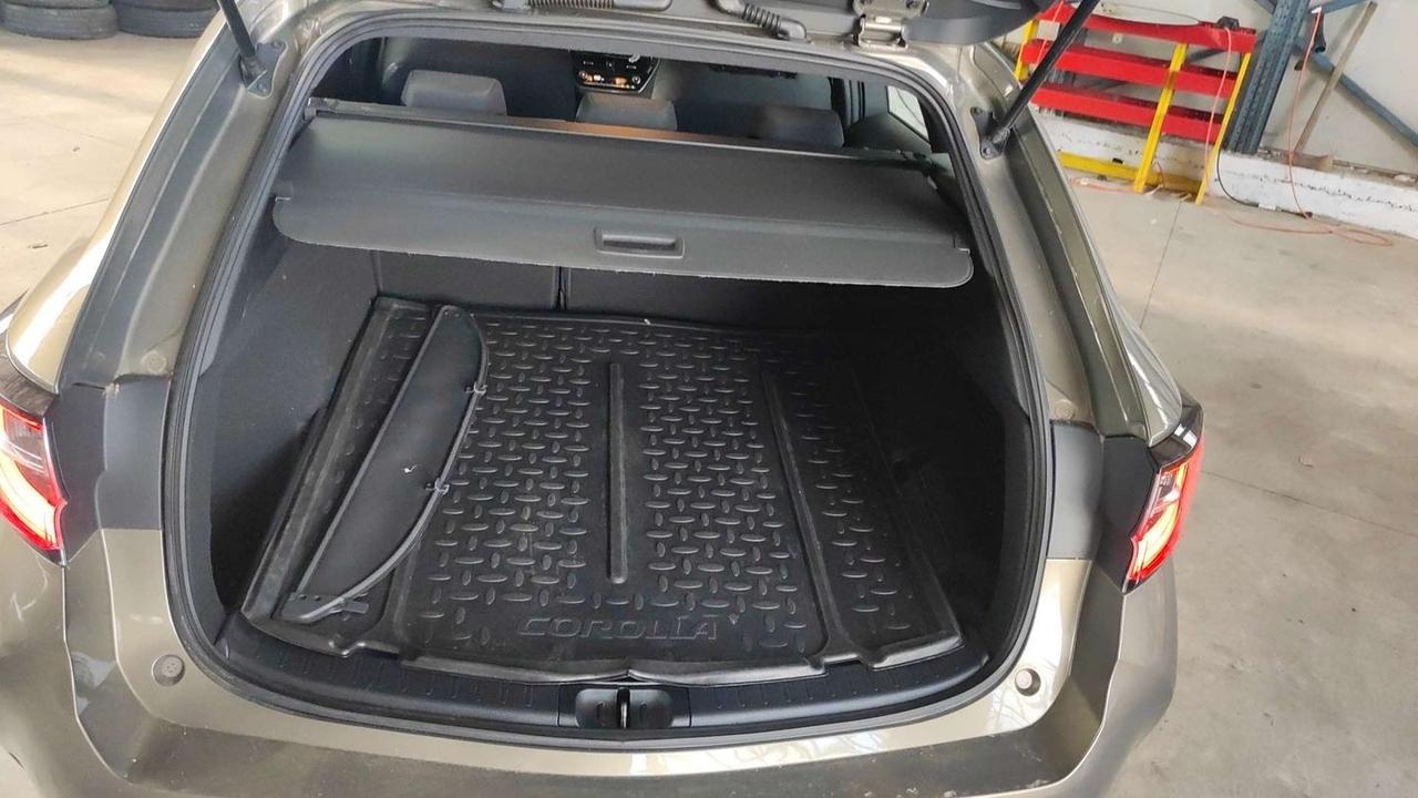 Toyota Corolla Touring Sports 1.8 Hybrid Business