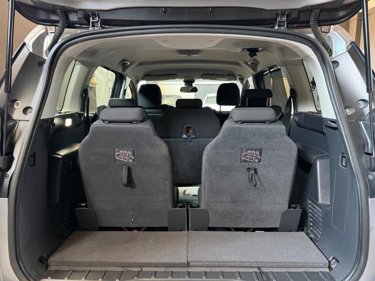 Peugeot 5008 1.6 HDi 115CV Business