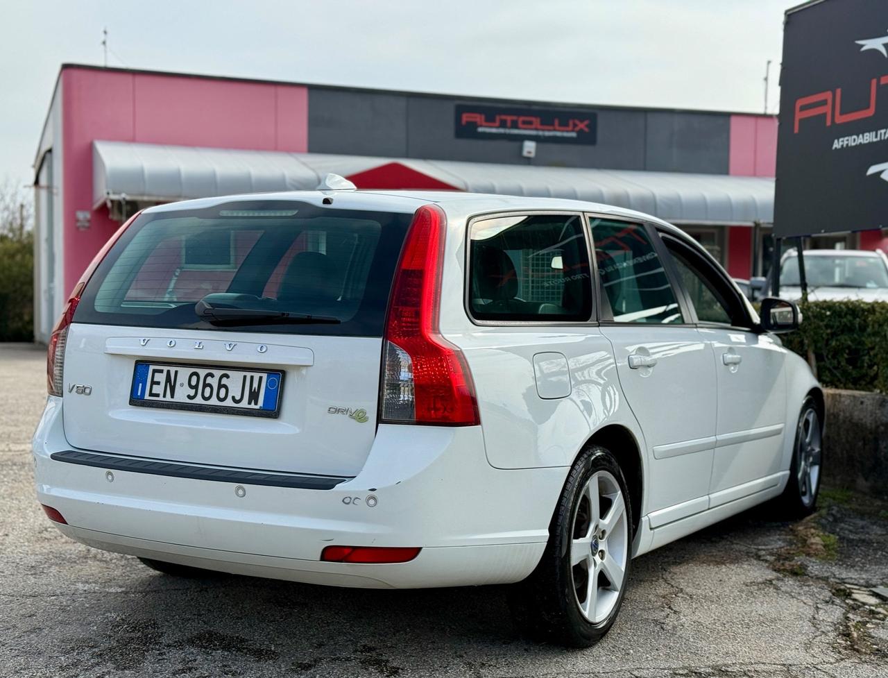 Volvo V50 DRIVe R-design 2012 1.6D OK NEOPATENTATI