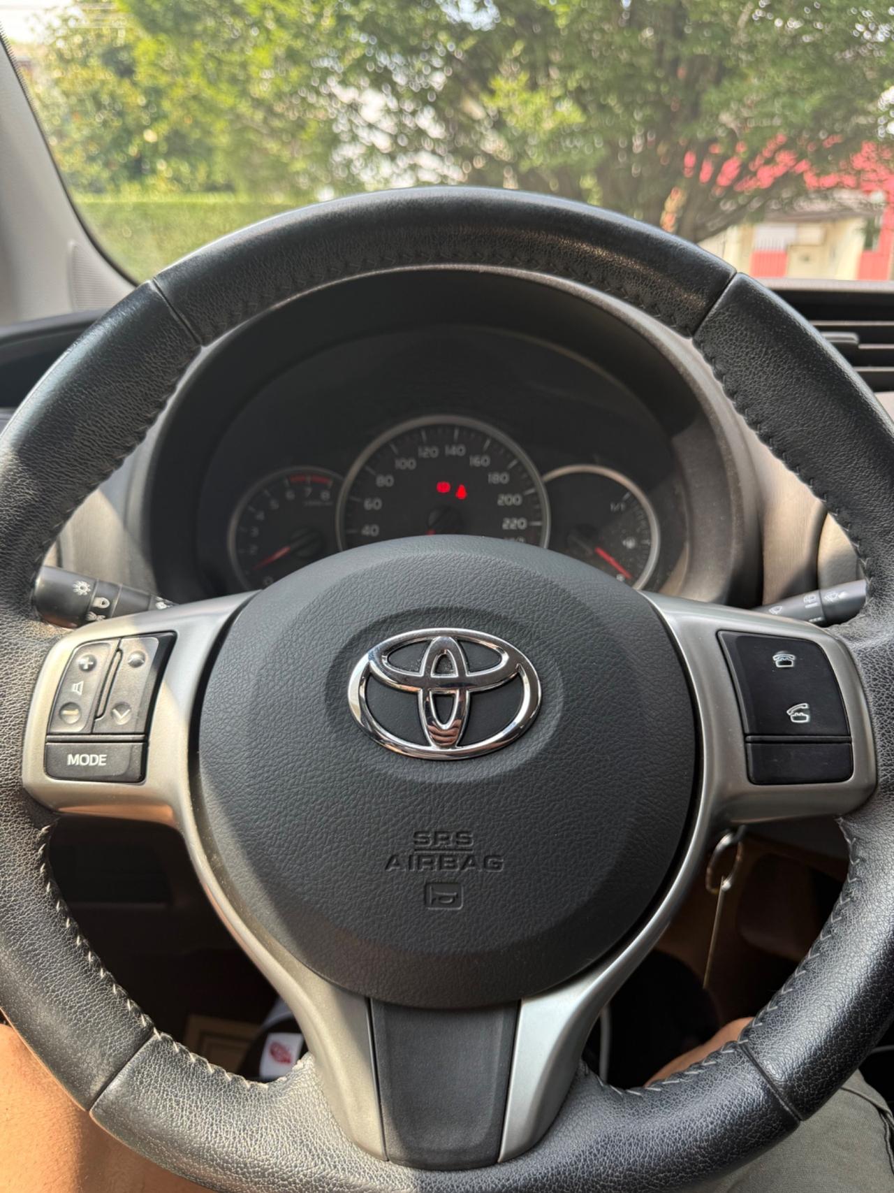 Toyota Yaris 1.0 5 porte