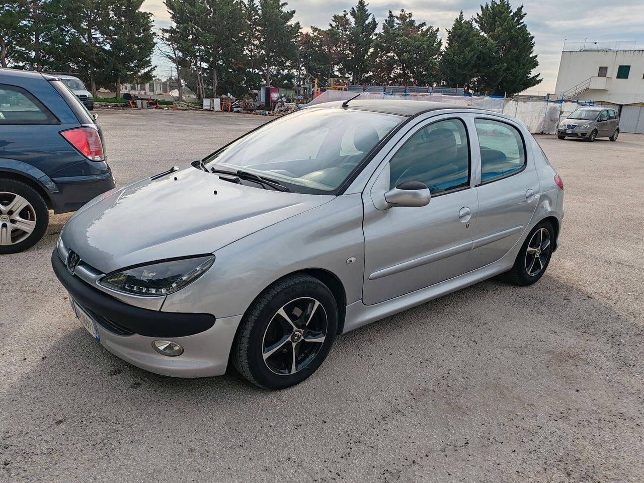 Peugeot 206 1.1 5p. XT