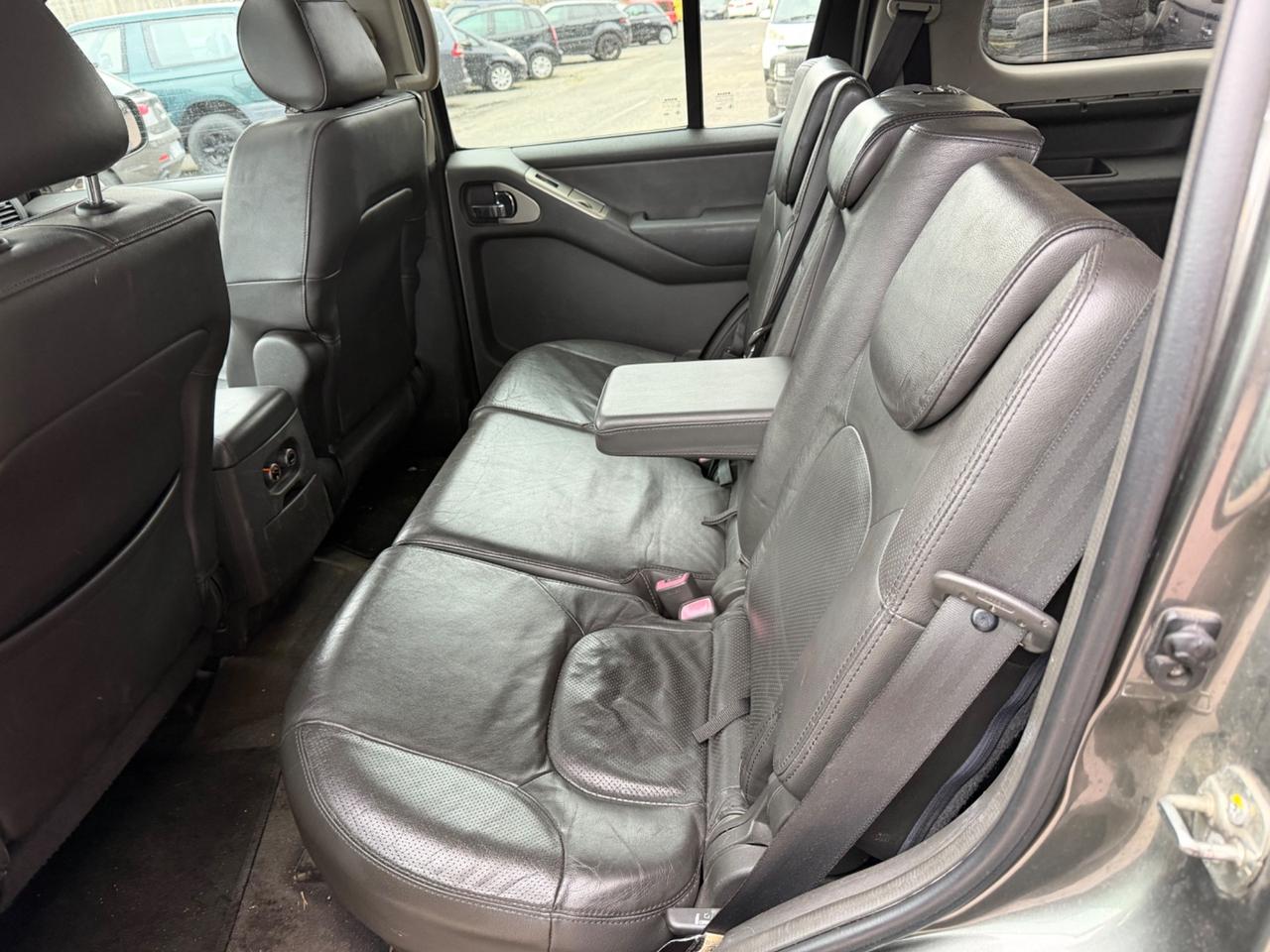 Nissan Pathfinder fuoristrada 4x4 7 posti