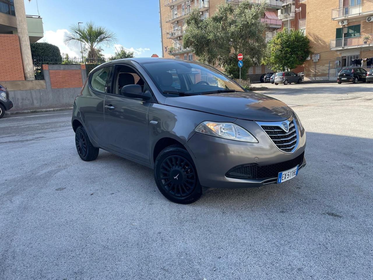 Lancia Ypsilon 0.9 TwinAir 85 CV 5 porte S&S Silver km 120 mila