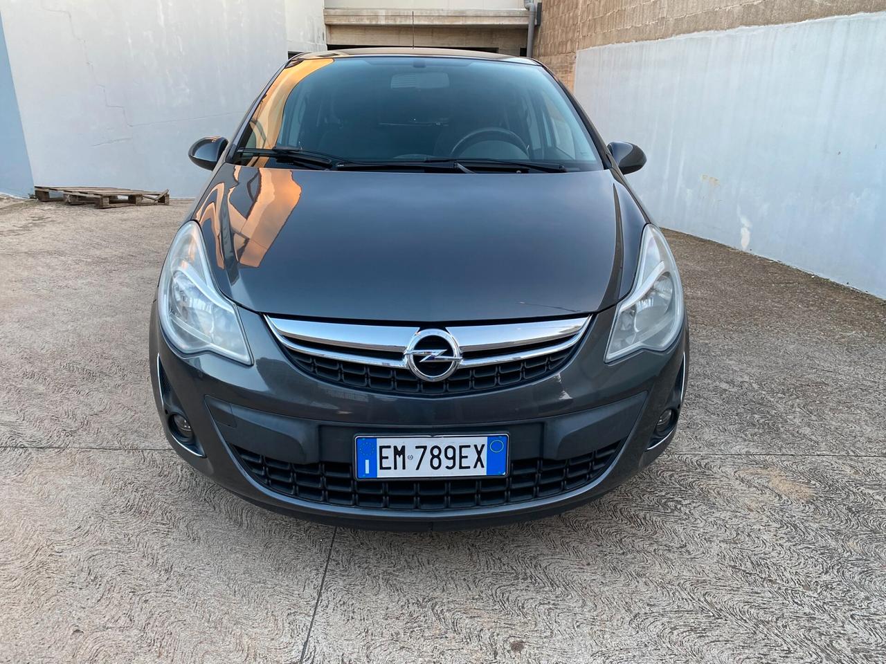 Opel Corsa 1.2 benzina 86cv | 2012