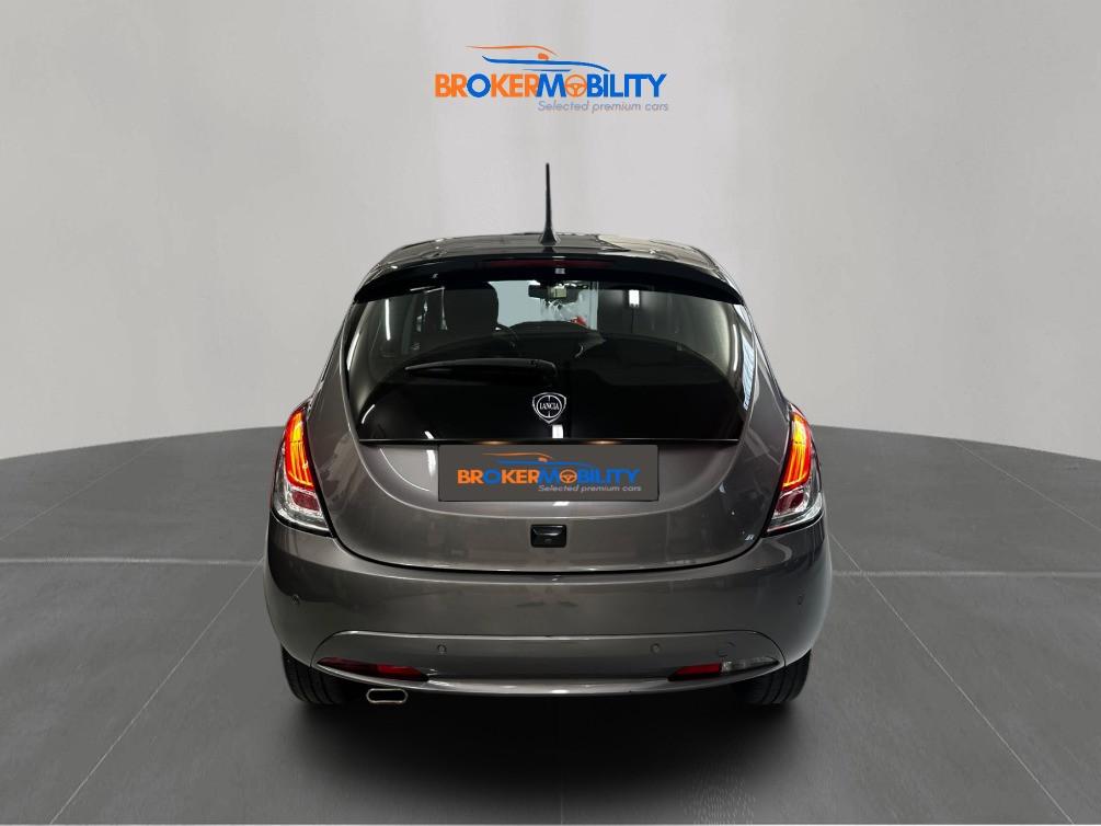 Lancia Ypsilon 1.0 FireFly 5 porte S&S Hybrid Platino
