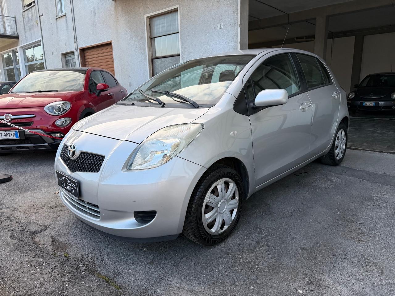 Toyota Yaris 5 porte 69 cv
